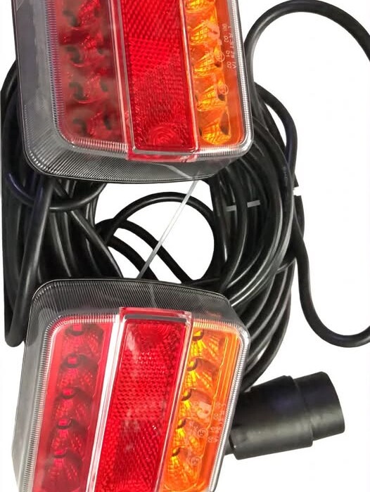 Kit lampi cu led,prindere in surub, cablu de 12M
